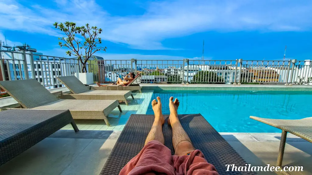 piscine sur le toit casa vimaya hotel bangkok