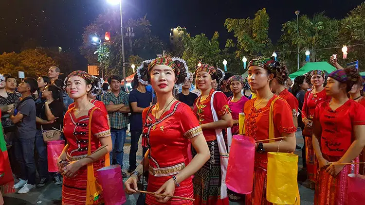 loy-krathong-parade-chiang-mai