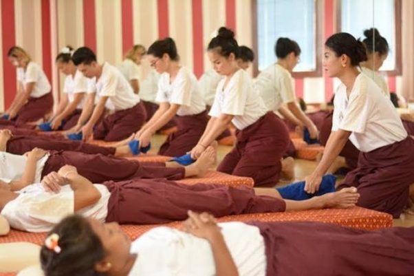 Le Massage Thaïlandais Inscrit Au Patrimoine Mondial De L Unesco