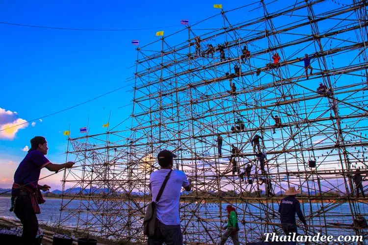 festival bateaux illuminés Nakhon Phanom
