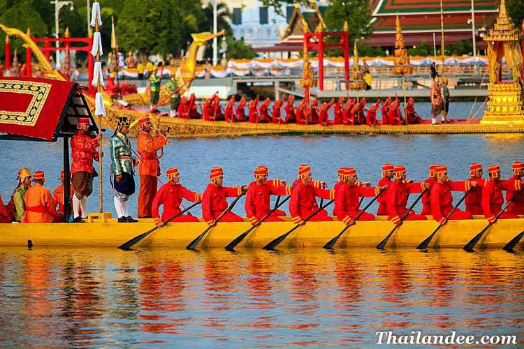 procession barges royales thailande