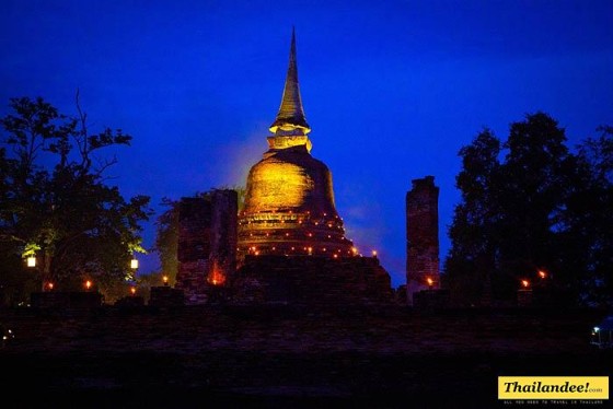 sukhothai-by-night-1