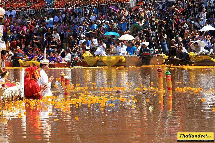 um phra dam festival bouddhiste thailande