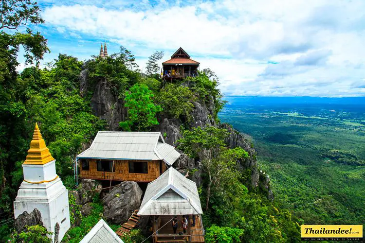 wat chalerm prakiat lampang