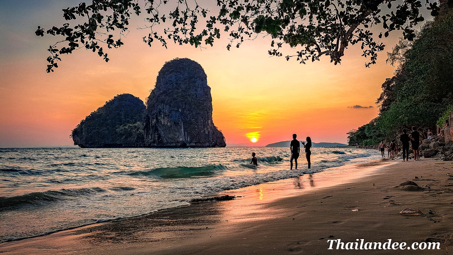 krabi: 4 islands boat tour with sunset in railay
