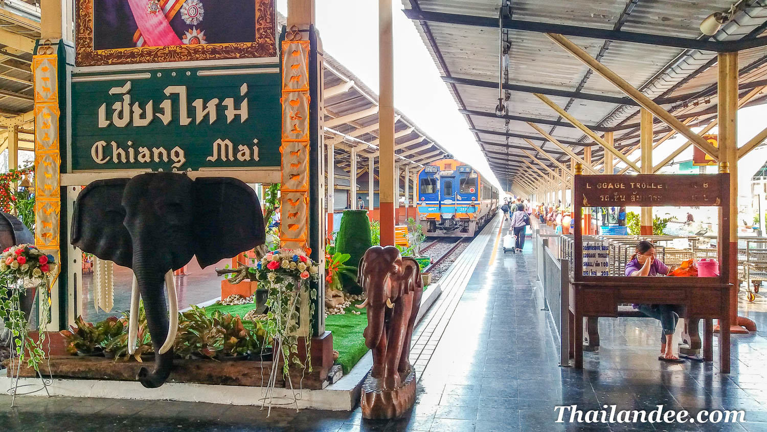 photo chiang mai railway station