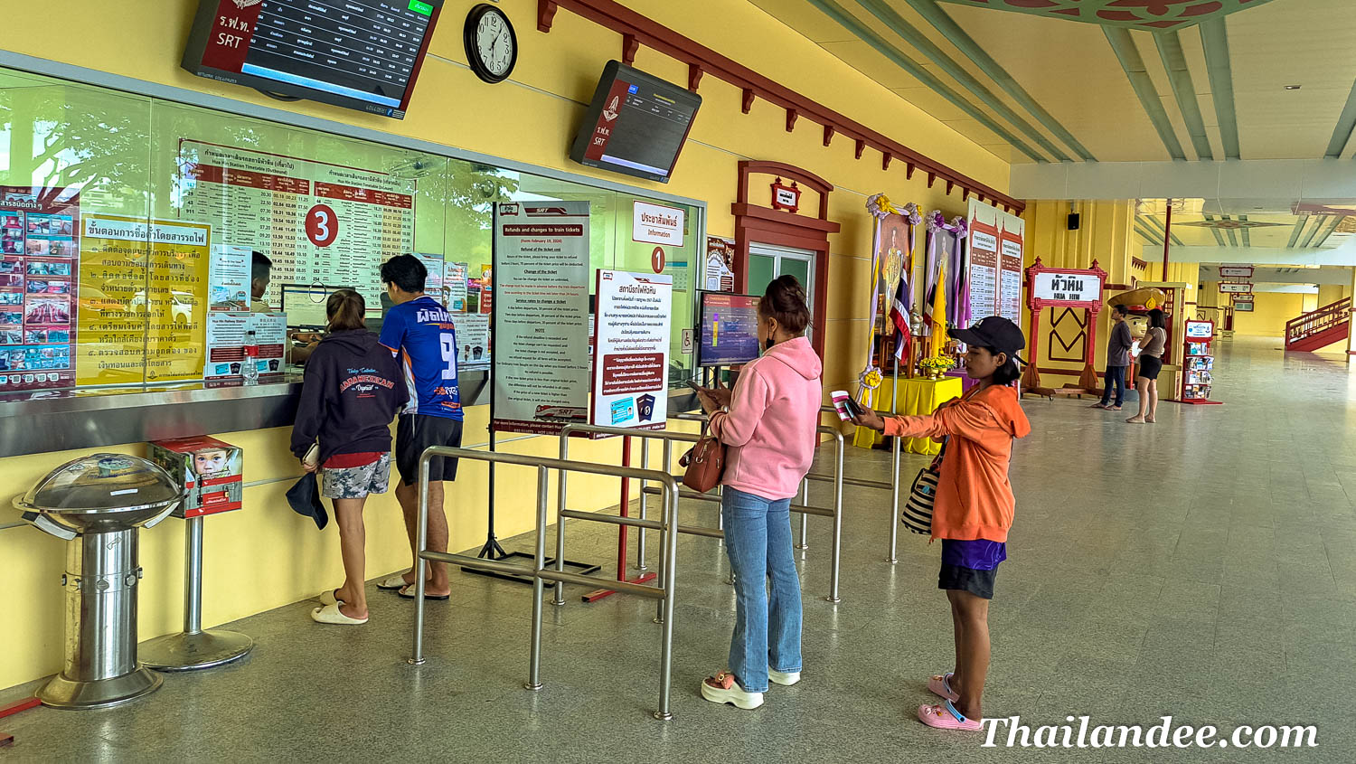 photo hua hin railway station