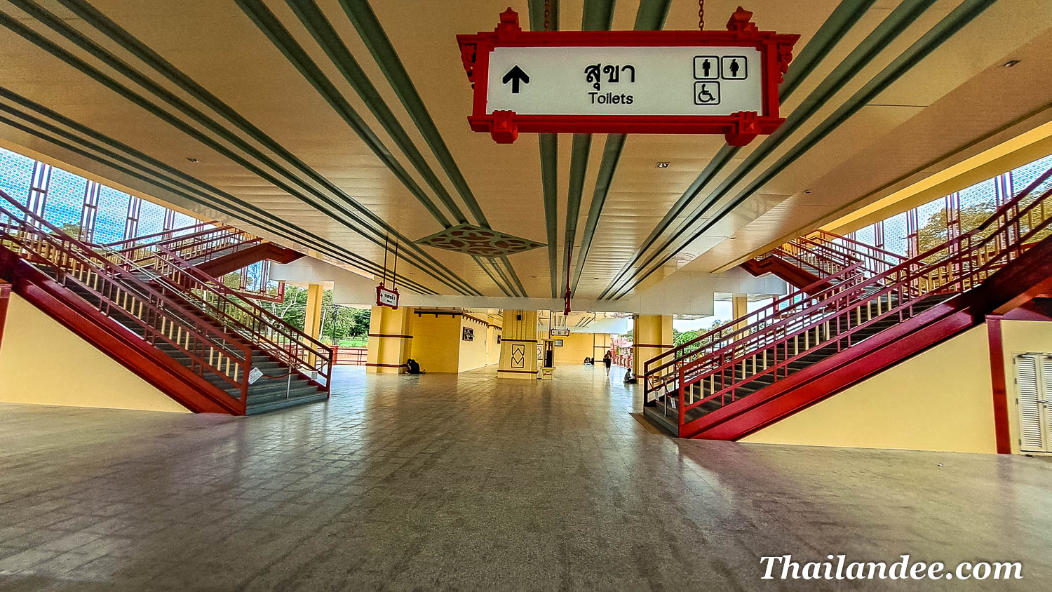 photo hua hin railway station